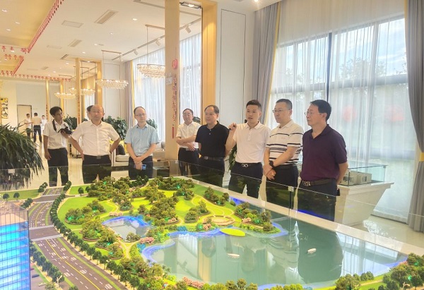 馬占文一行調研徽鹽地產(chǎn)集團六安項目