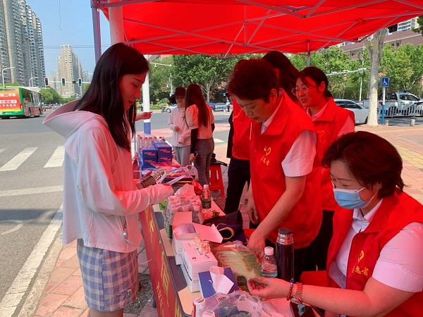 助力學(xué)子圓夢(mèng)，踐行國企擔當  安徽鹽業(yè)地產(chǎn)集團組織愛(ài)心助考公益活動(dòng)